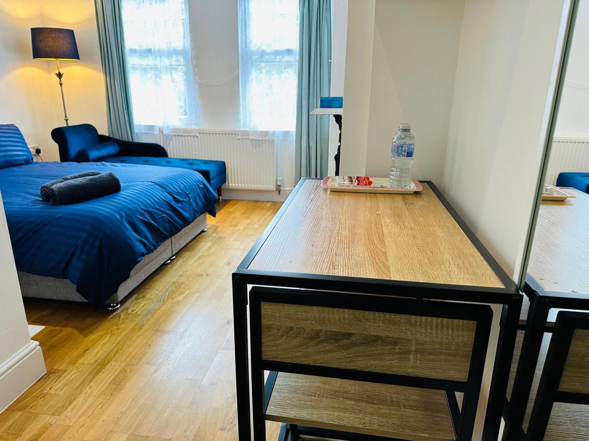 Stunning One Bedroom Studio Flat Londen Buitenkant foto