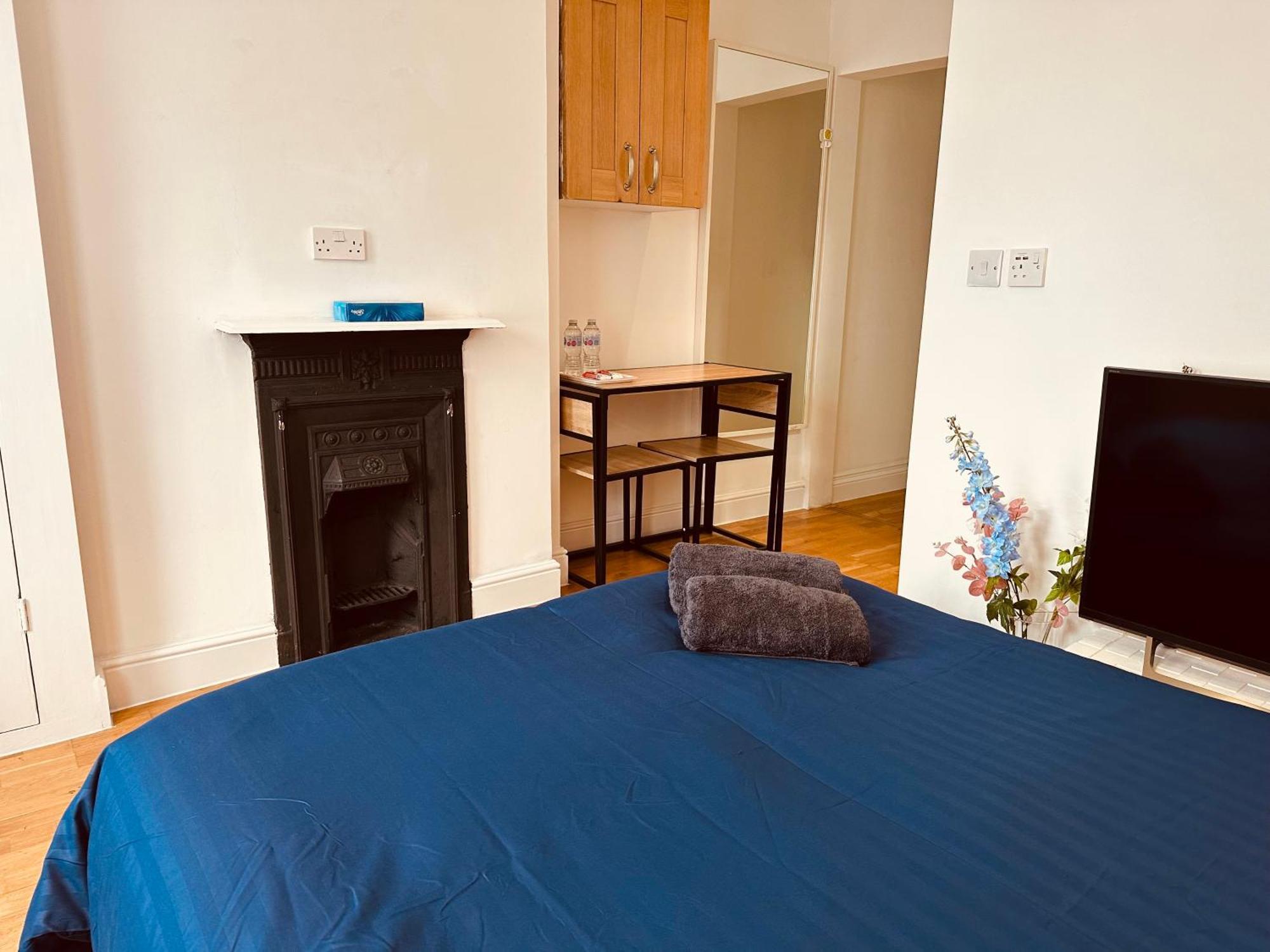 Stunning One Bedroom Studio Flat Londen Buitenkant foto