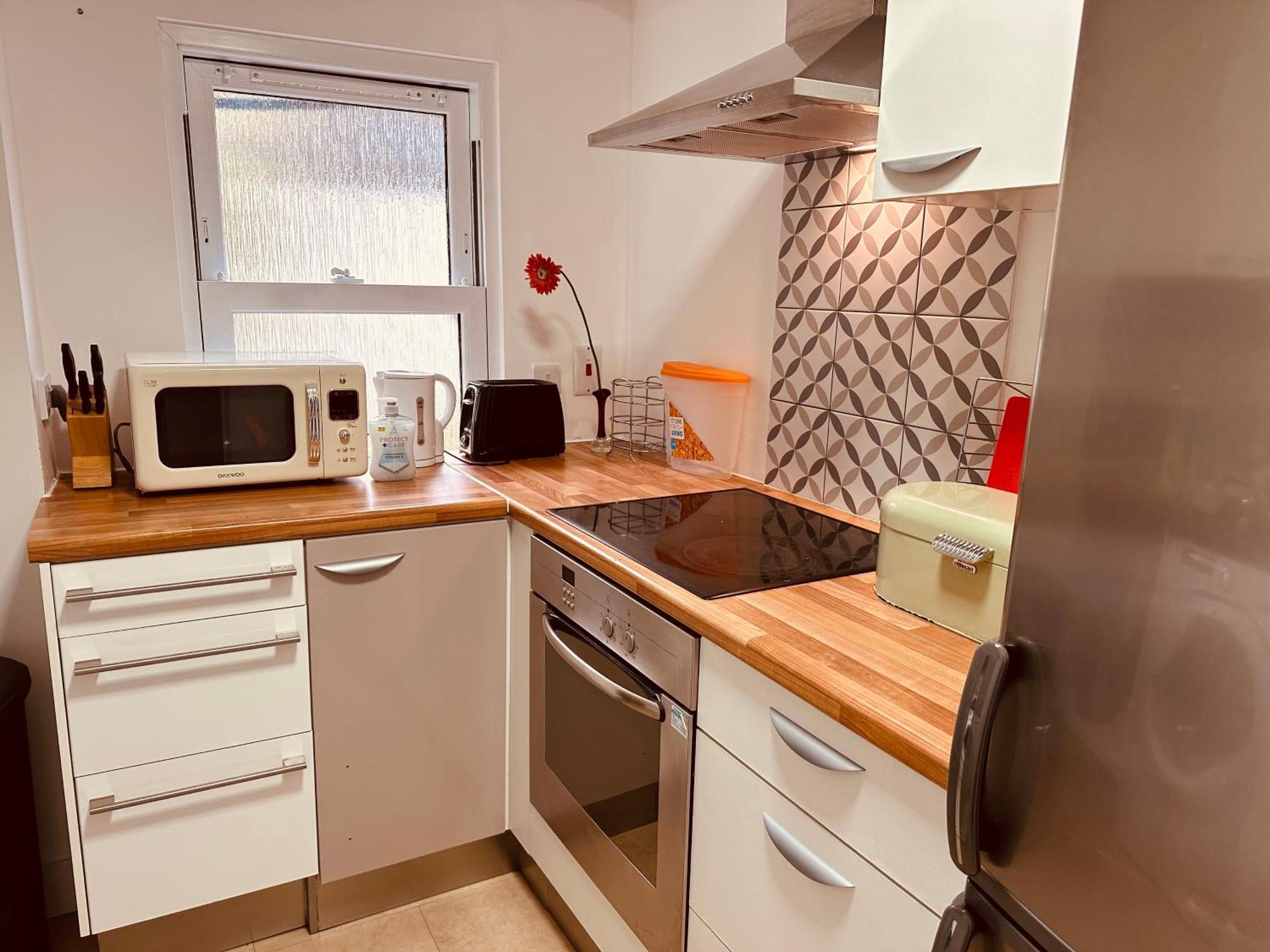 Stunning One Bedroom Studio Flat Londen Buitenkant foto