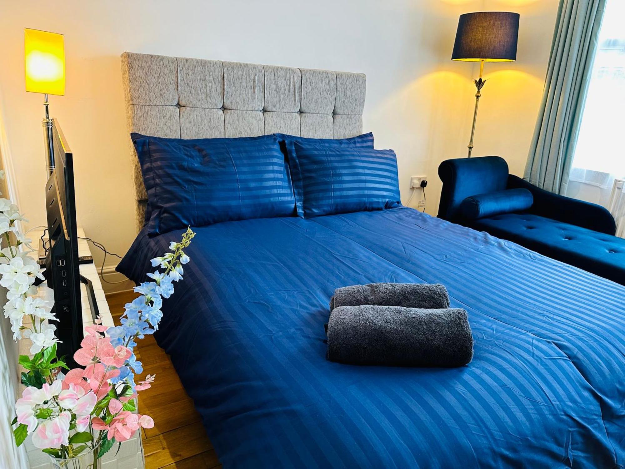 Stunning One Bedroom Studio Flat Londen Buitenkant foto